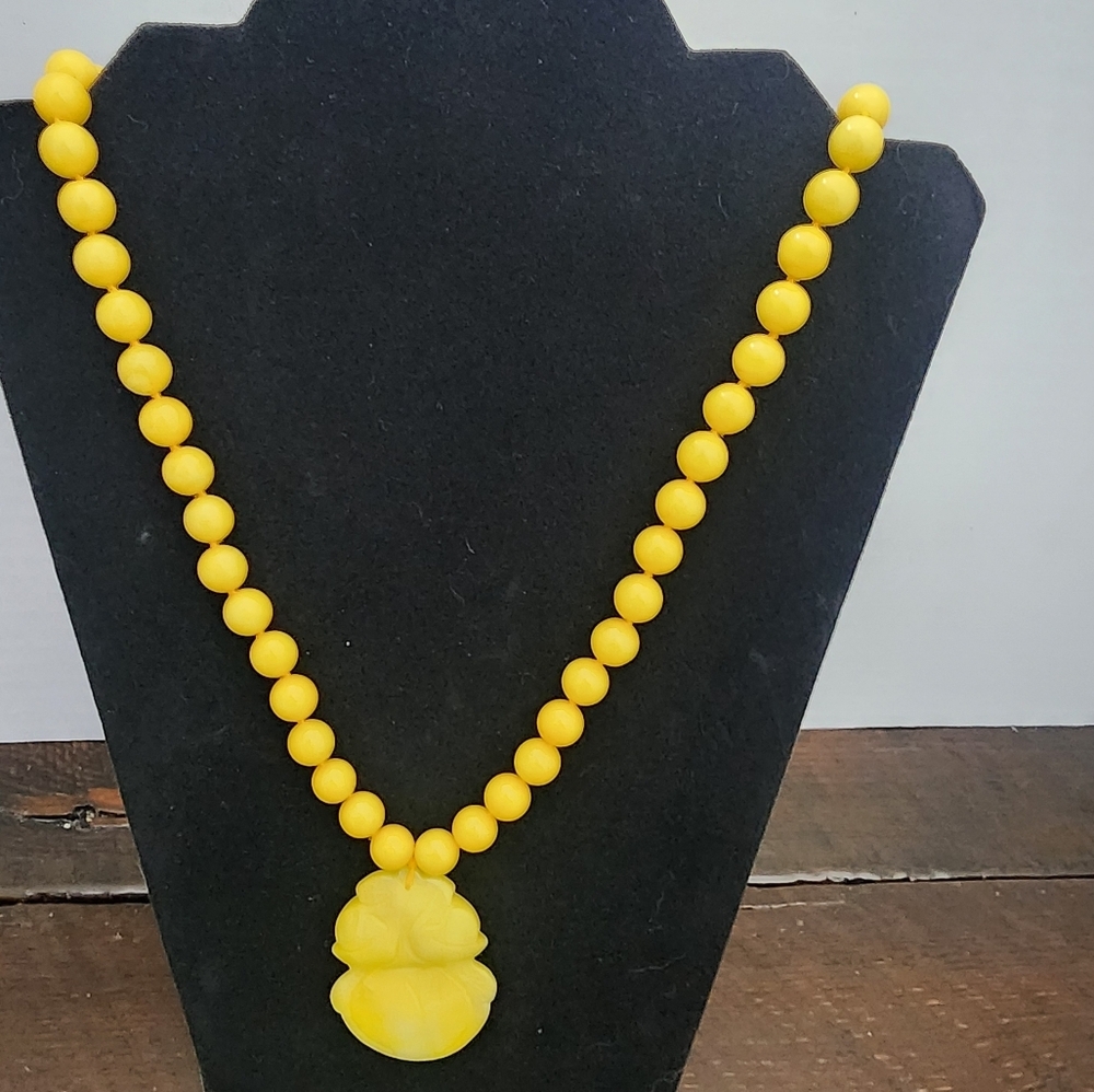 SE7 Yellow Beaded Vintage Necklace with Pendant - Picture 3 of 9